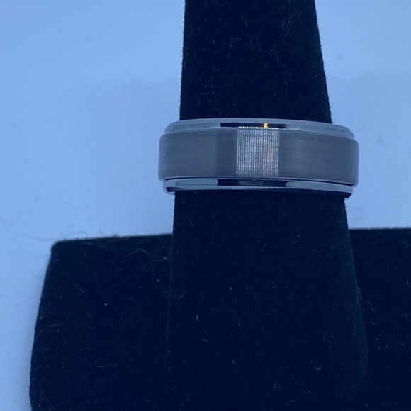 8mm Polished Step Edge Matte Brushed Finish Center Tungsten Ring Men’s Size 8.5 - Picture 3 of 7